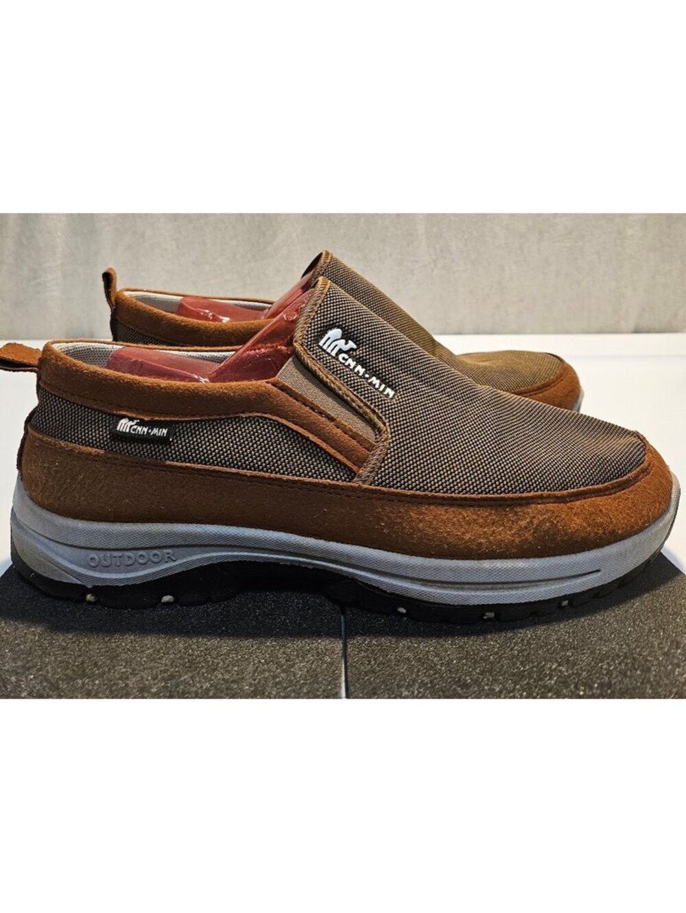 CNN MIN Outdoor Slip-On Shoes Men's US 11